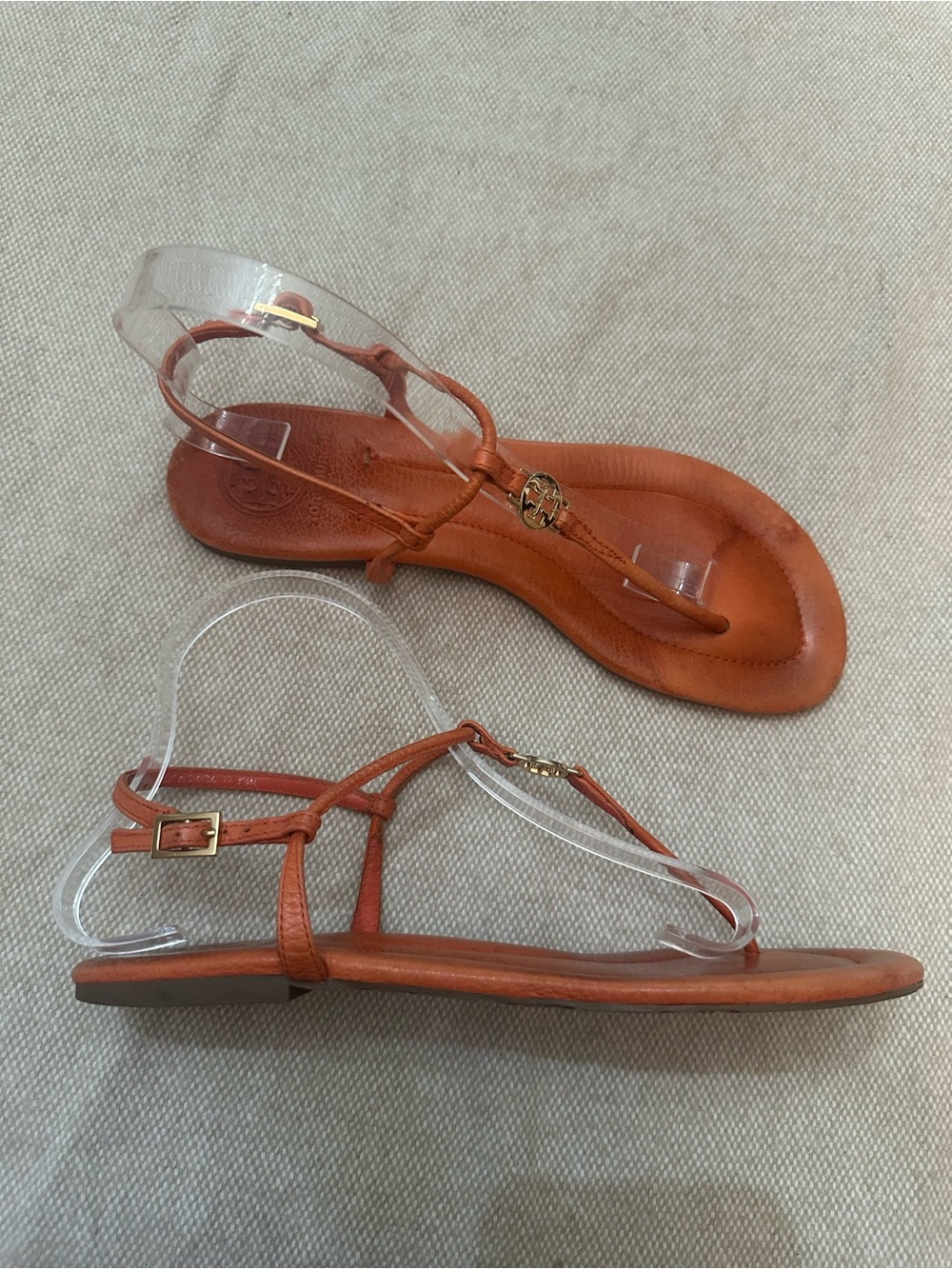 Tory Burch Tan Leather T-Strap Sandals with Gold Logo Size 8.5M - Picture 5 of 9
